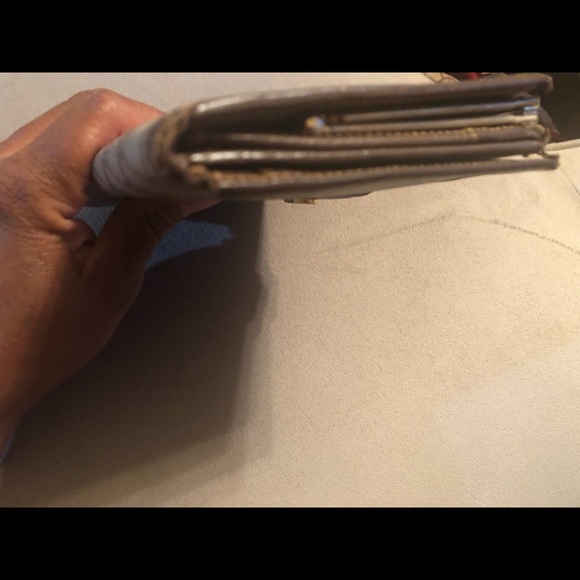 Authentic Vintage Gucci Wallet - Picture 5 of 9